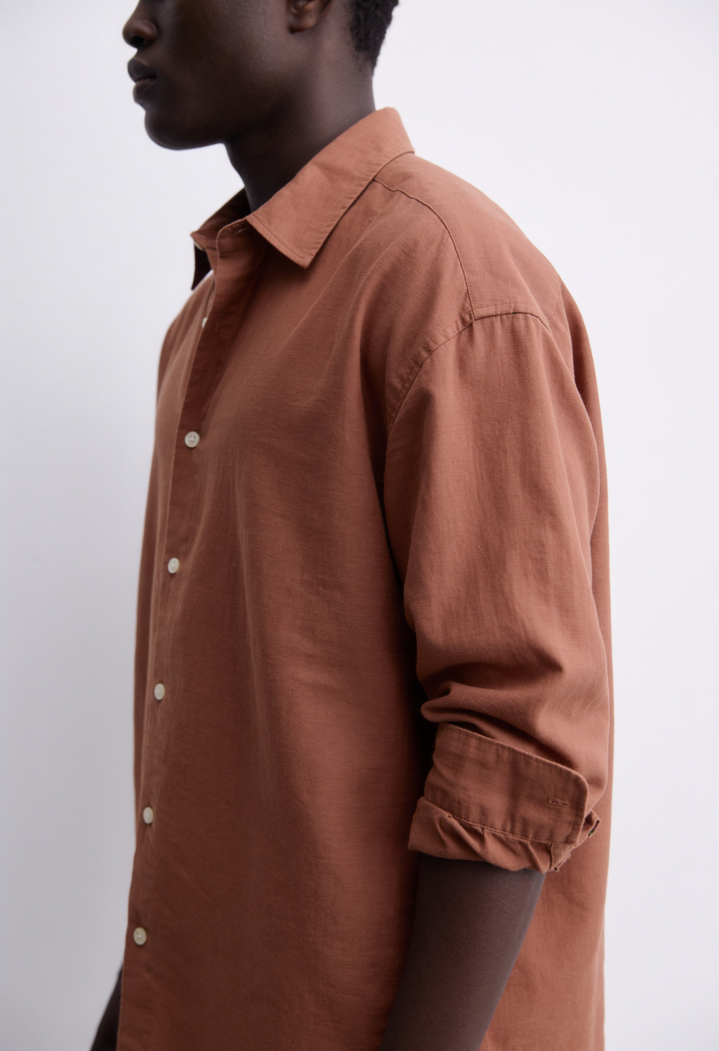 Main Character | Cropped Relaxed-Fit Drop-Shoulder Shirt | Espresso